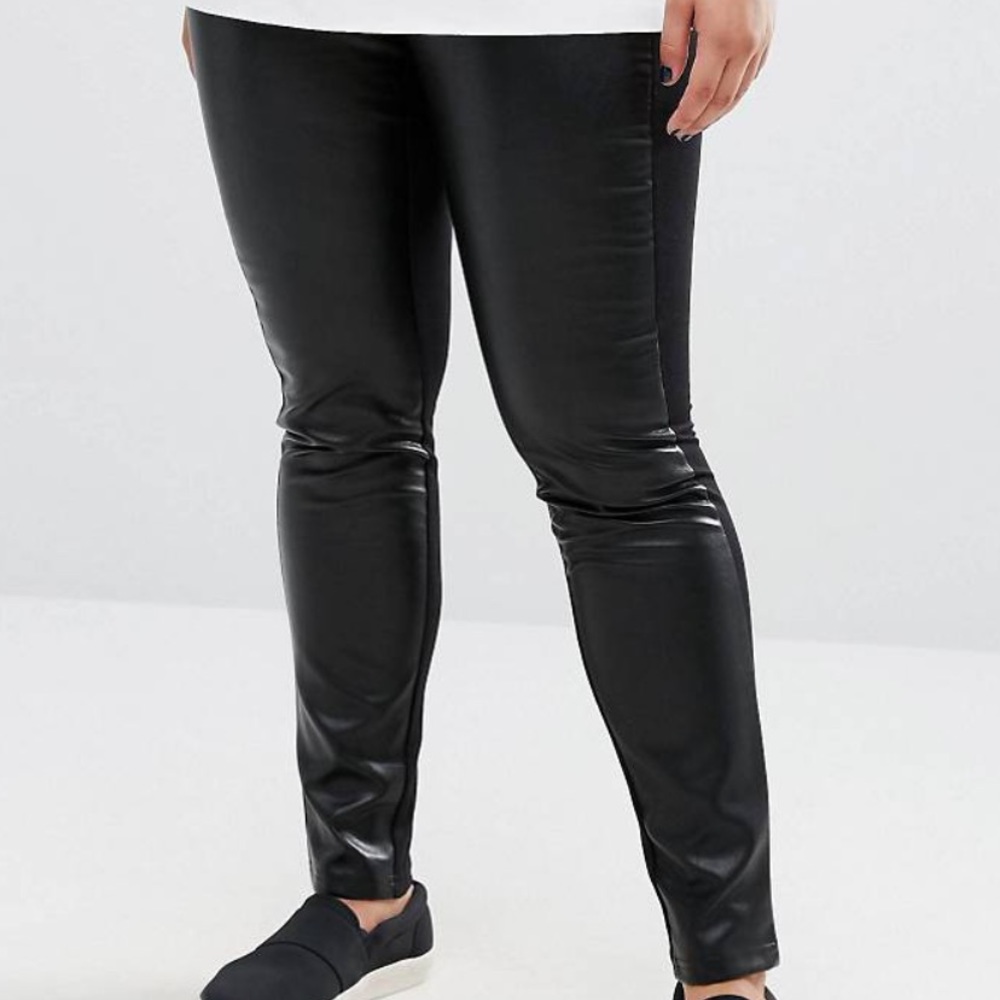 Leather leggings * NEVER WORN *